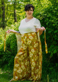 Load image into Gallery viewer, Rowan wrap pant - Flame Flower
